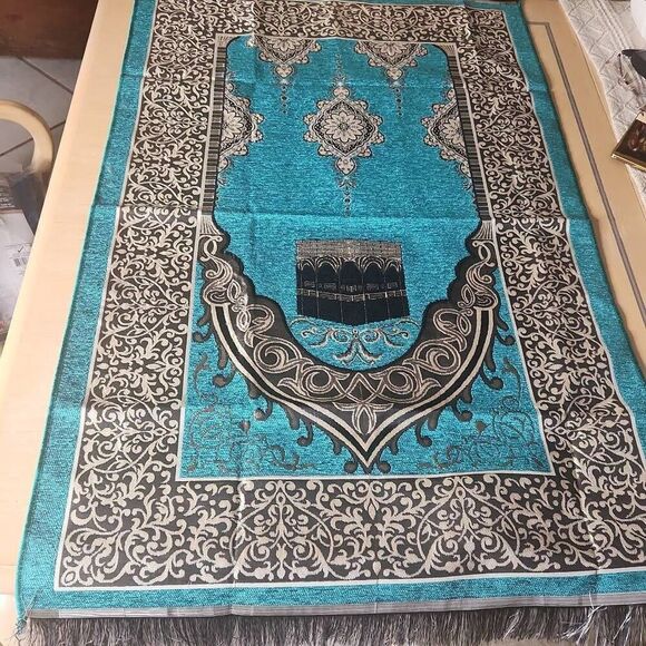 Prayer rug with carrying case - Picture 3 of 4
